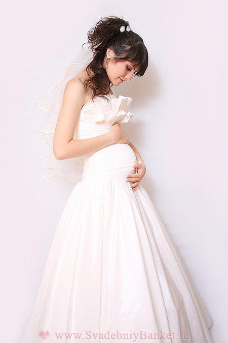 Свадебное фото беременной невесты