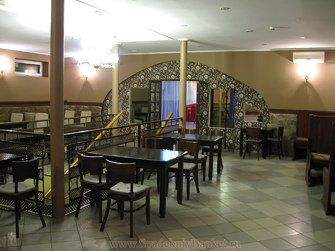 Средний зал кафе Зодиак