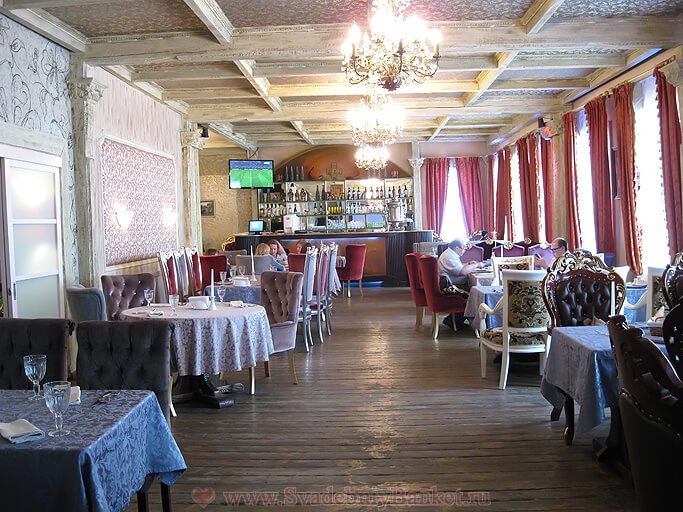 Большой зал ресторана Генацвале на Остоженке