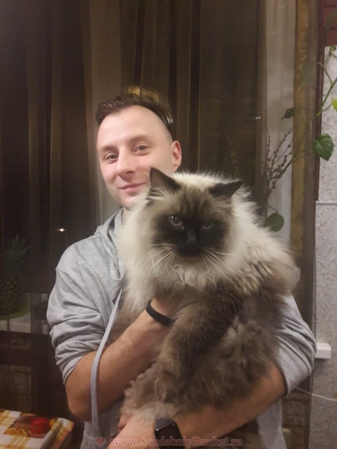 Диджей Михаил Петров