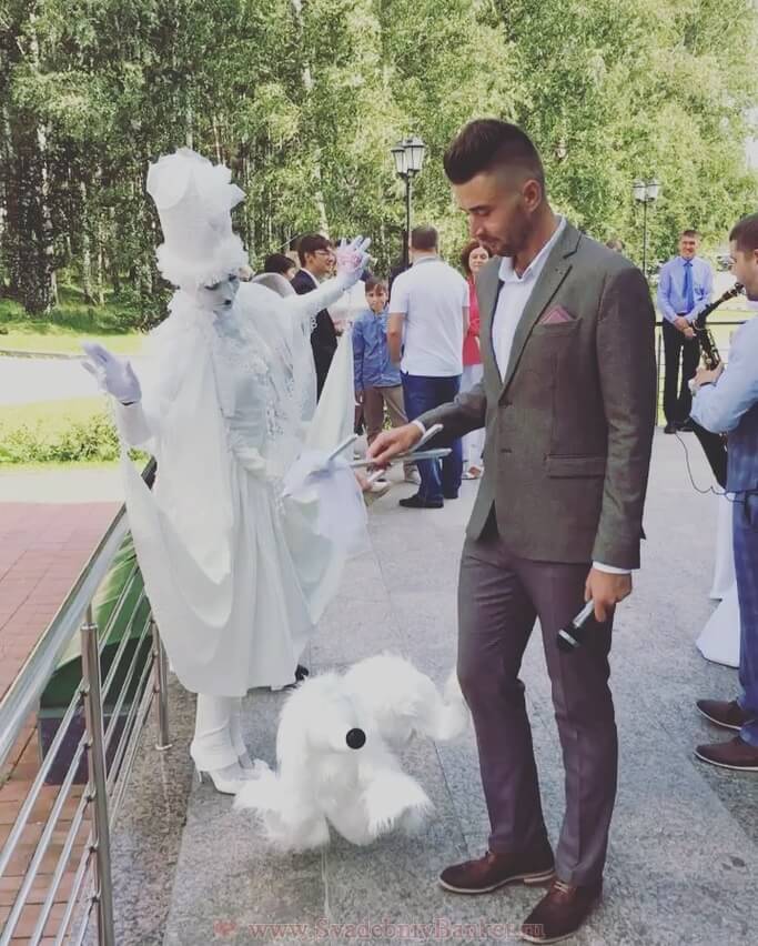 Ведущий Сергей Ивлев