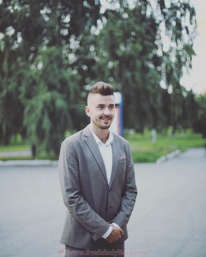 Ведущий Сергей Ивлев