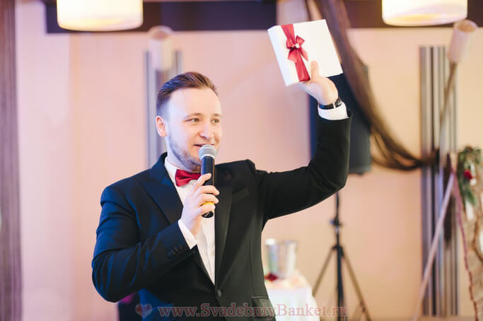 Ведущий Александр Солопов